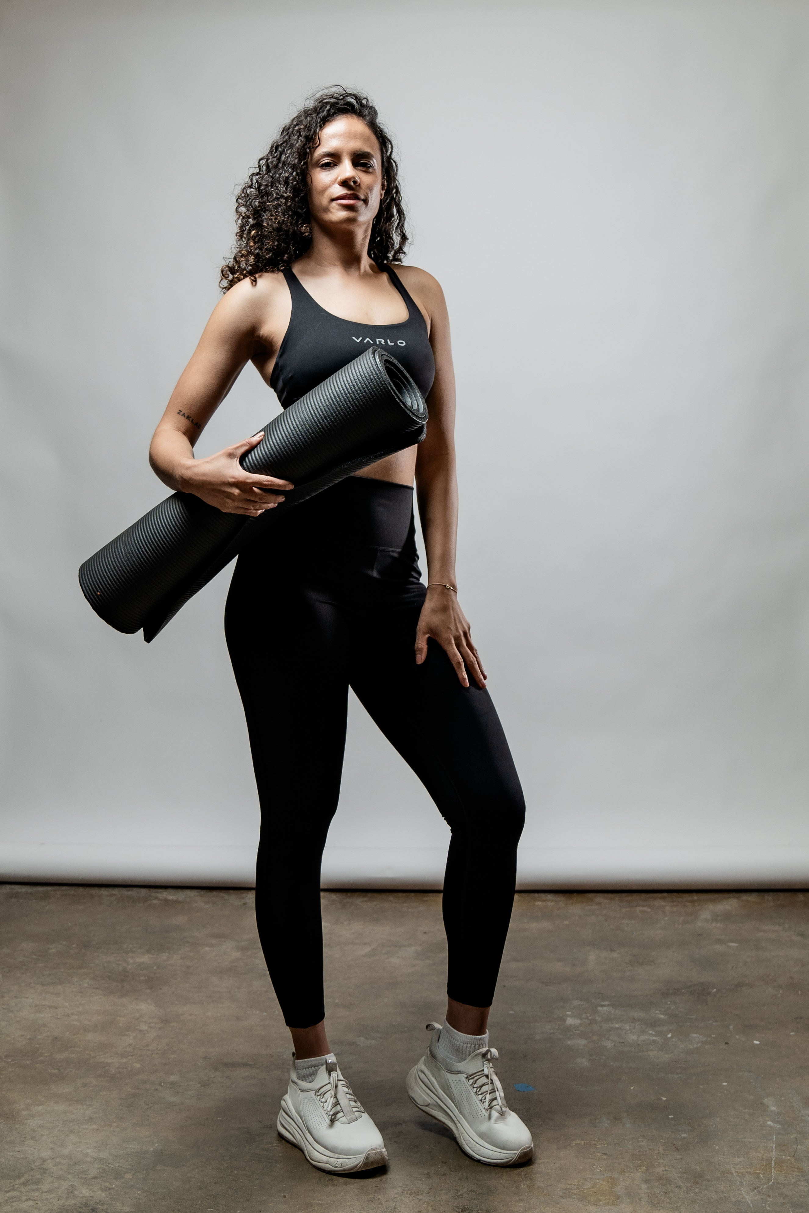 Women's SOHO Cross Back Sports Bra (Black)